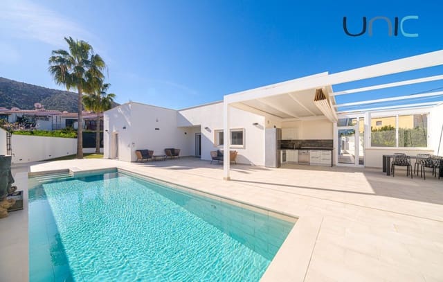 Chalet de 4 habitaciones en Albir, Alfaz del Pi / L'Alfàs del Pi en venta con piscina - 970.000 € (Ref: 9193038)