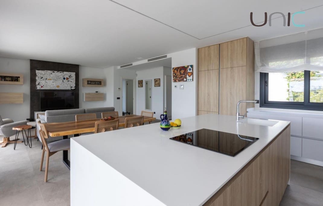 4 soveværelse Villa til salg i Polop med swimmingpool - € 695.000 (Ref: 9245598)