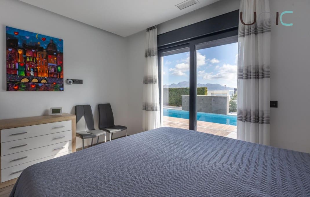 4 soveværelse Villa til salg i Polop med swimmingpool - € 695.000 (Ref: 9245598)