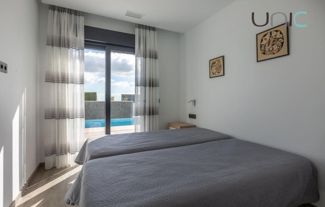 4 soveværelse Villa til salg i Polop med swimmingpool - € 695.000 (Ref: 9245598)