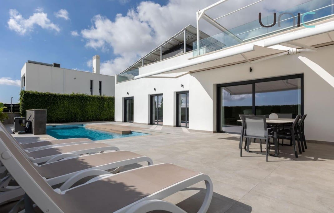 4 soveværelse Villa til salg i Polop med swimmingpool - € 695.000 (Ref: 9245598)