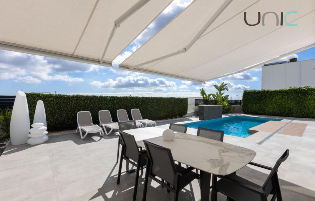 4 soveværelse Villa til salg i Polop med swimmingpool - € 695.000 (Ref: 9245598)