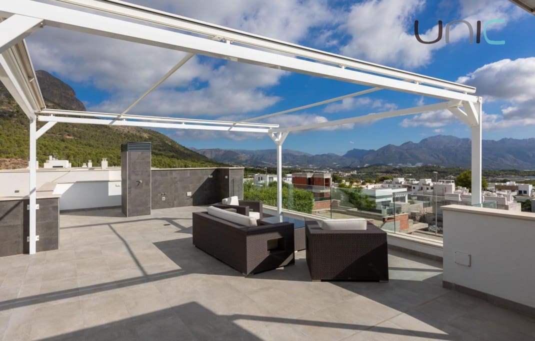 4 soveværelse Villa til salg i Polop med swimmingpool - € 695.000 (Ref: 9245598)