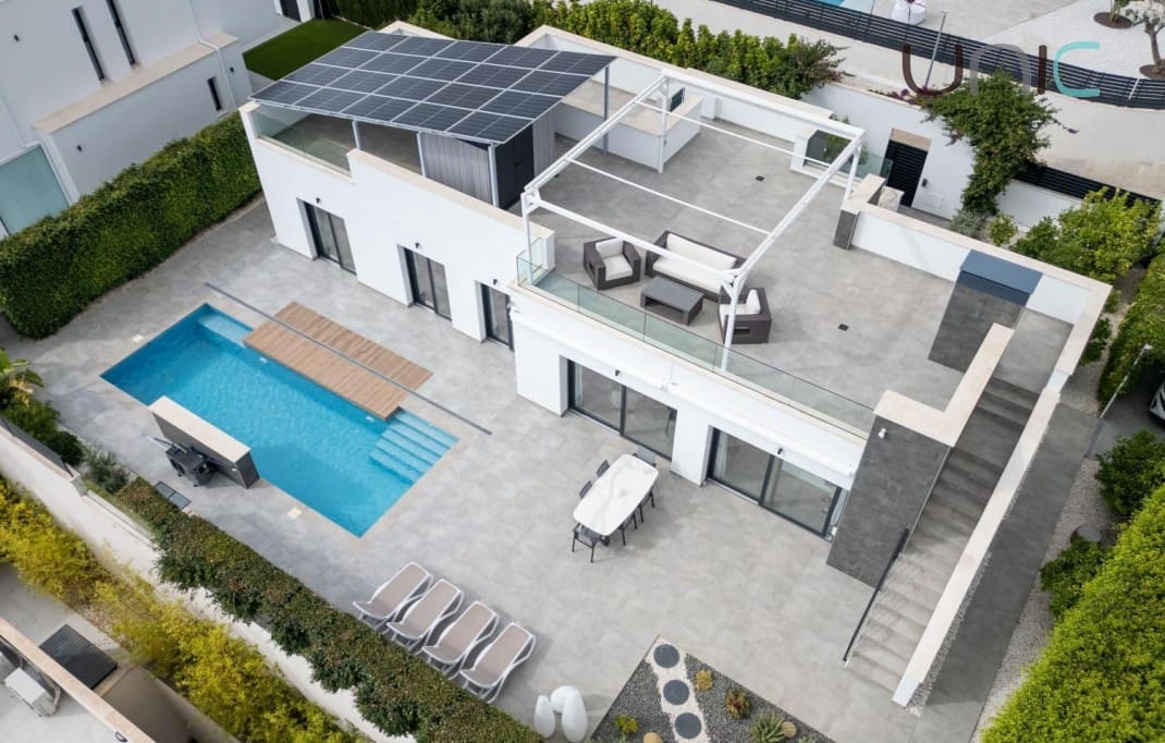 4 soveværelse Villa til salg i Polop med swimmingpool - € 695.000 (Ref: 9245598)