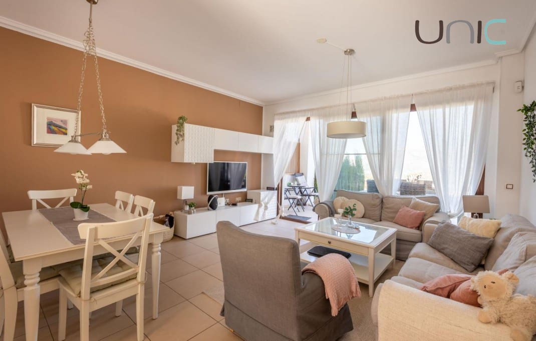 4 soveværelse Byhus til salg i Polop med swimmingpool - € 340.000 (Ref: 9245599)