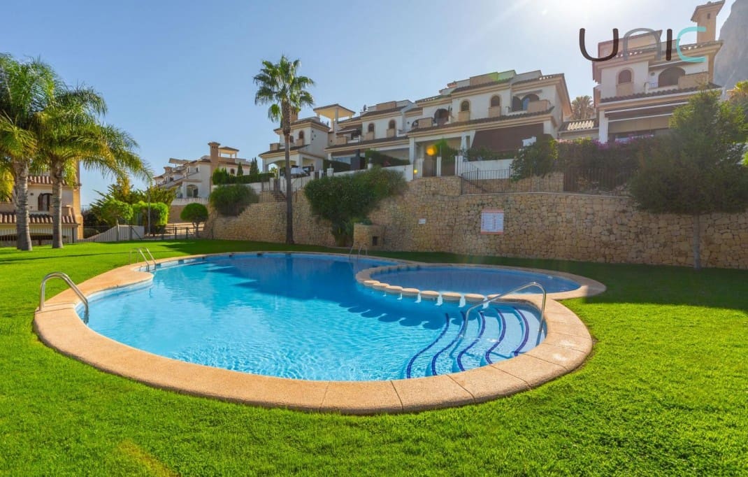 4 soveværelse Byhus til salg i Polop med swimmingpool - € 340.000 (Ref: 9245599)