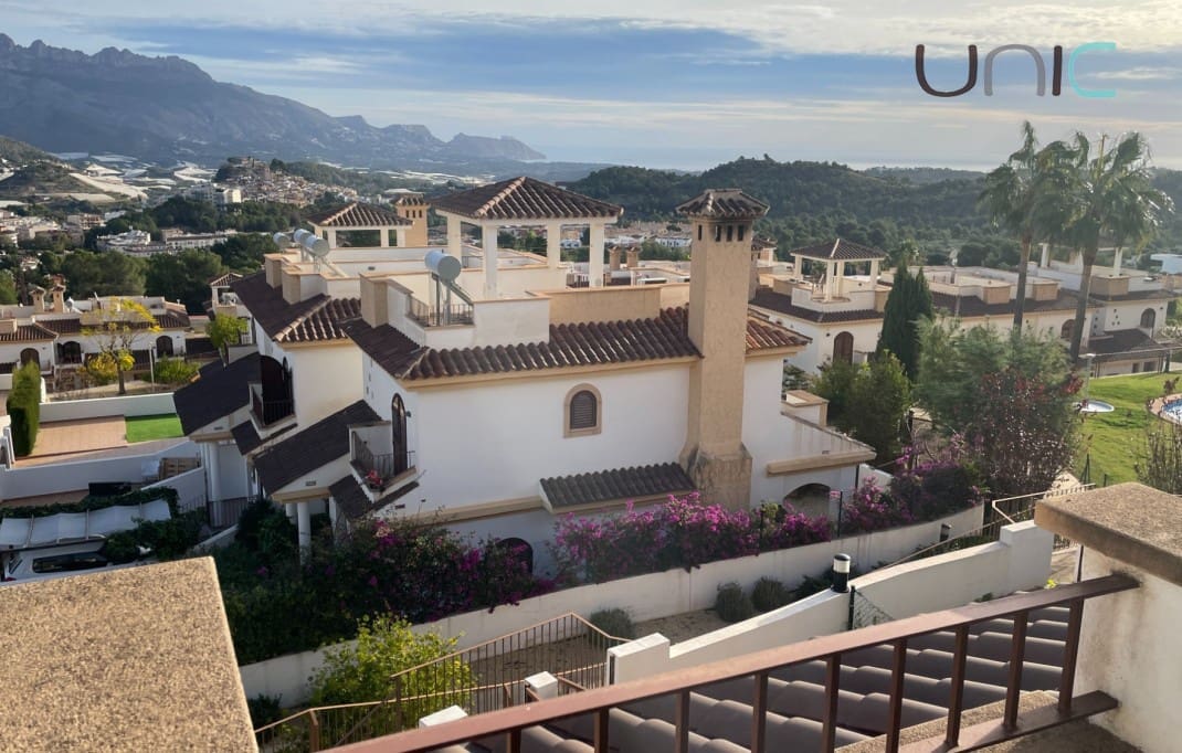 4 bedroom Townhouse for sale in Polop with pool - € 340,000 (Ref: 9245599)