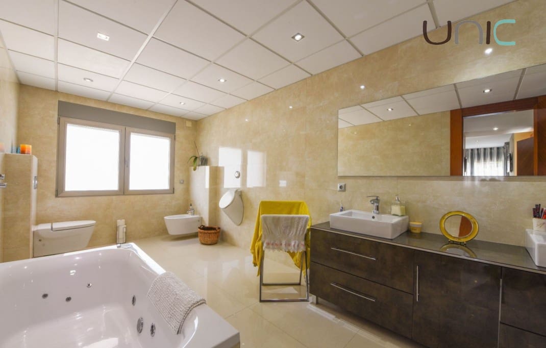 6 soveværelse Villa til salg i Albir med swimmingpool - € 2.100.000 (Ref: 9301891)