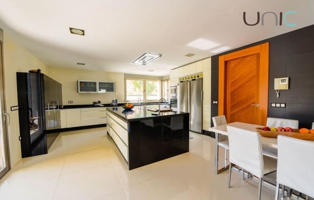 6 soveværelse Villa til salg i Albir, Alfaz del Pi / L'Alfàs del Pi med swimmingpool - € 2.100.000 (Ref: 9301891)