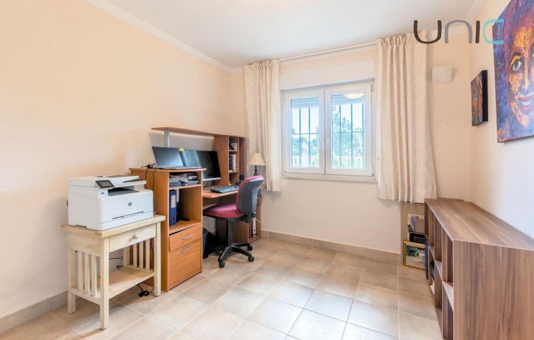 5 soveværelse Villa til salg i La Nucia med swimmingpool - € 895.000 (Ref: 9372382)