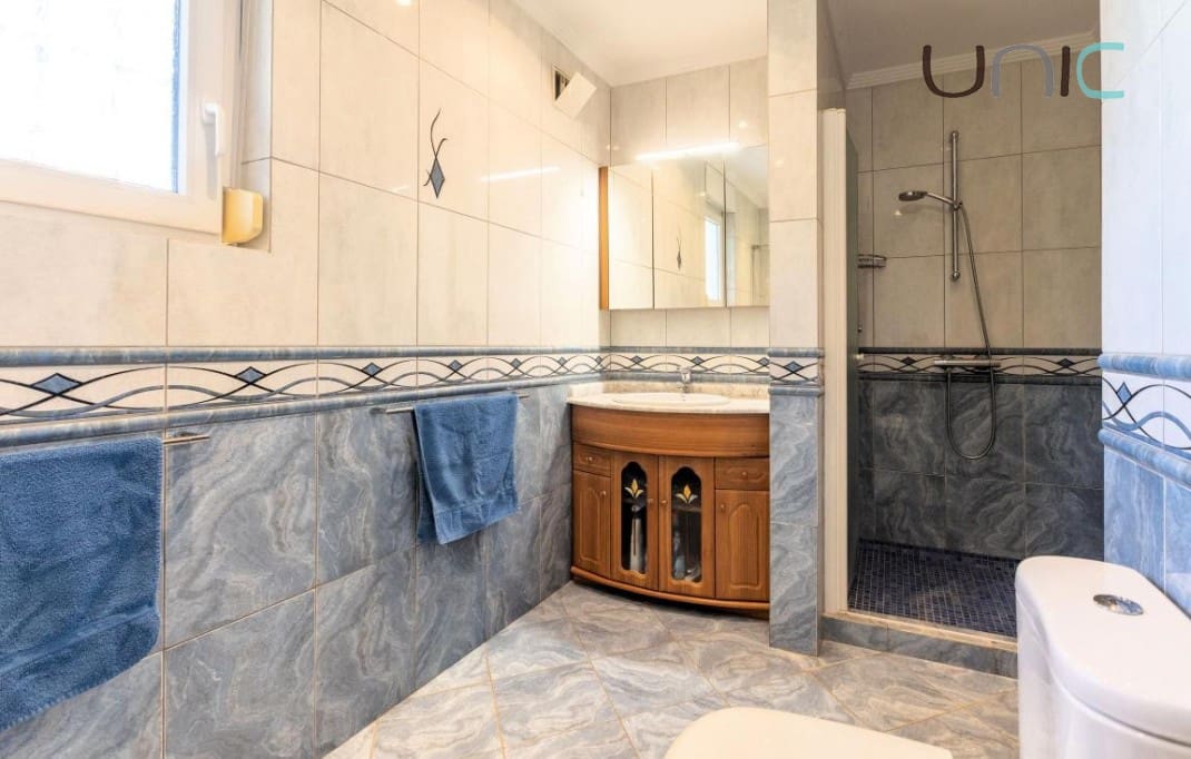 5 soveværelse Villa til salg i La Nucia med swimmingpool - € 895.000 (Ref: 9372382)