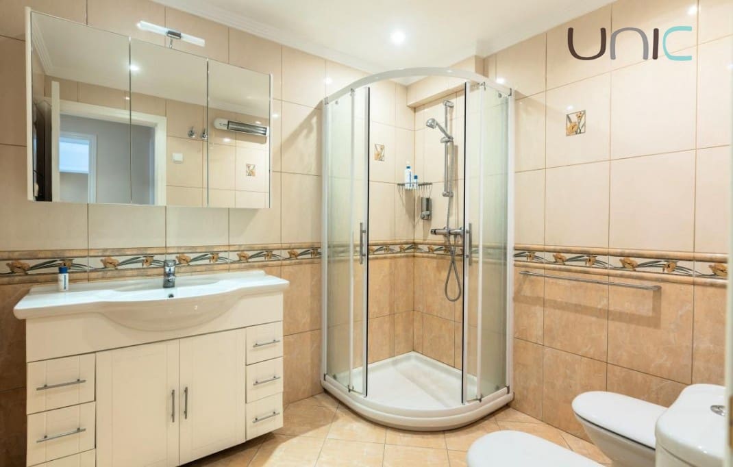 5 soveværelse Villa til salg i La Nucia med swimmingpool - € 895.000 (Ref: 9372382)