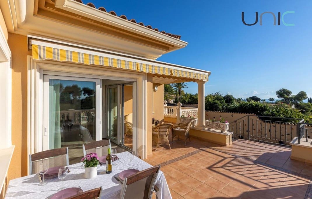 5 soveværelse Villa til salg i La Nucia med swimmingpool - € 895.000 (Ref: 9372382)