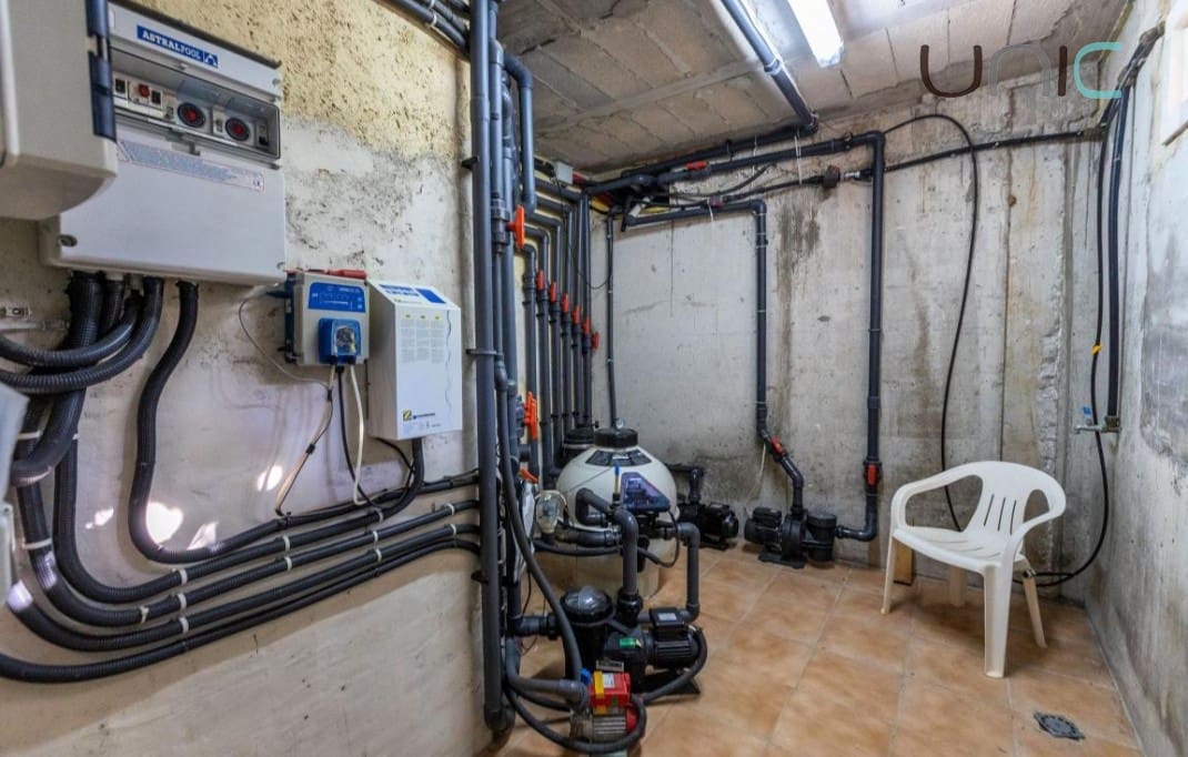 5 soveværelse Villa til salg i La Nucia med swimmingpool - € 895.000 (Ref: 9372382)