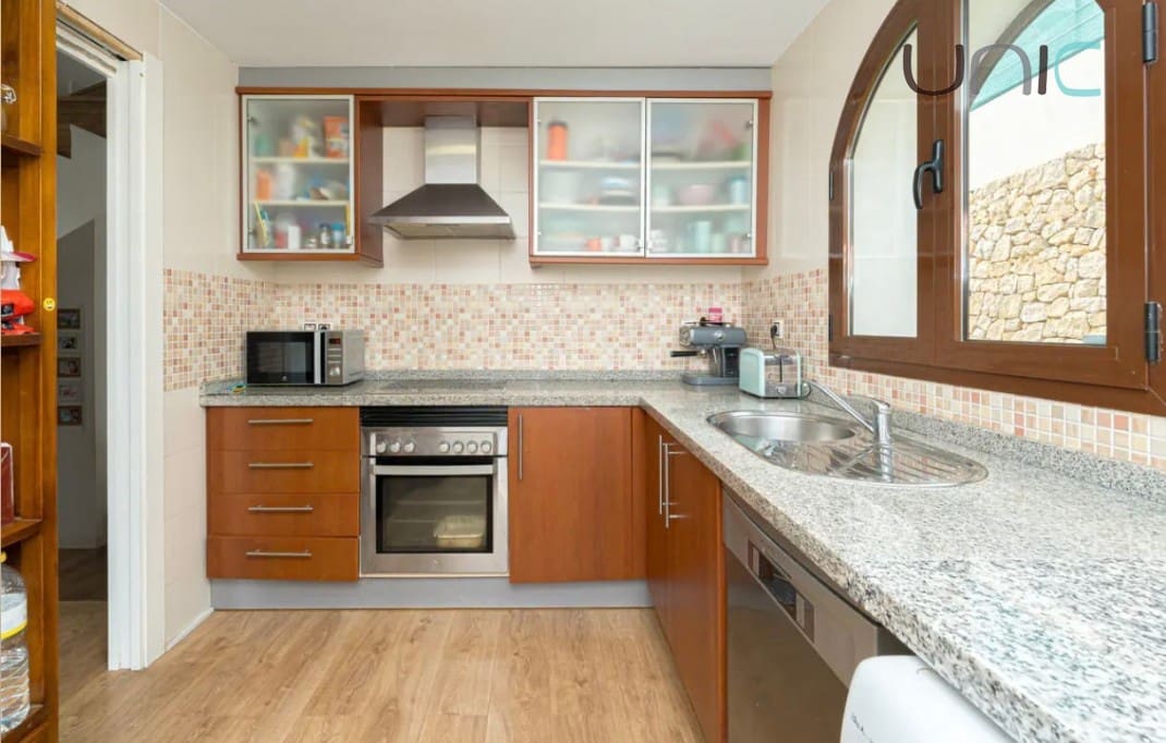 4 bedroom Bungalow for sale in Polop with pool - € 385,000 (Ref: 9397040)