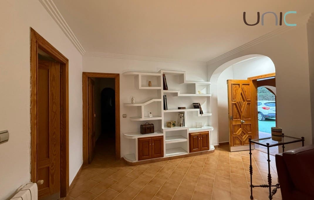 4 Zimmer Villa zu vermieten in Benidorm - 2.900 € (Ref: 9412859)