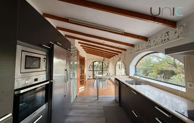 4 soveværelse Villa til leje i Benidorm - € 2.900 (Ref: 9412859)