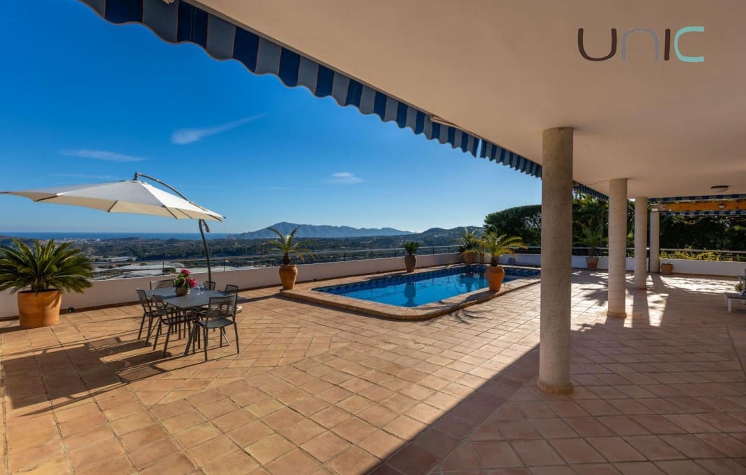 5 soverom Villa til salgs i Callosa d'En Sarria med svømmebasseng - € 890 000 (Ref: 9447213)