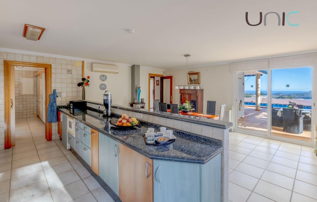 5 soverom Villa til salgs i Callosa d'En Sarria med svømmebasseng - € 890 000 (Ref: 9447213)