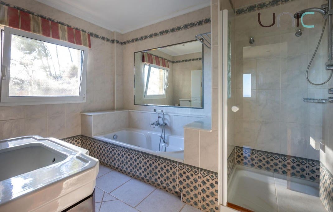 5 soverom Villa til salgs i Callosa d'En Sarria med svømmebasseng - € 890 000 (Ref: 9447213)