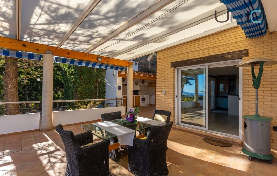 5 soverom Villa til salgs i Callosa d'En Sarria med svømmebasseng - € 890 000 (Ref: 9447213)