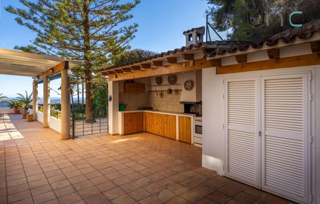 5 soverom Villa til salgs i Callosa d'En Sarria med svømmebasseng - € 890 000 (Ref: 9447213)