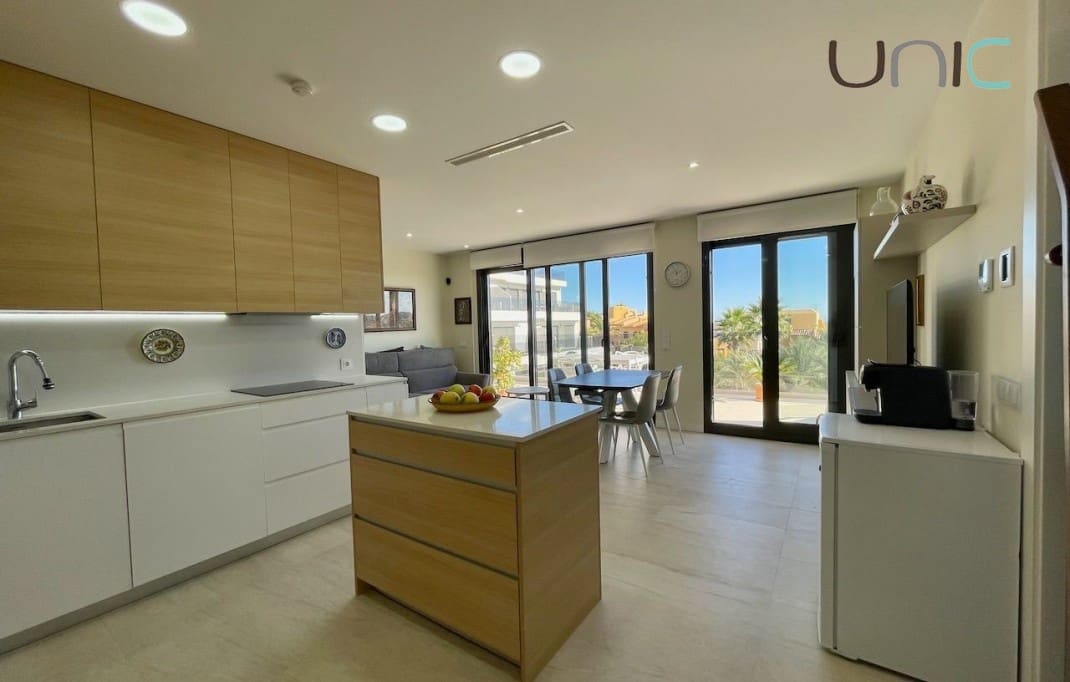 Apartamento de 3 habitaciones en Finestrat en venta con piscina - 540.000 € (Ref: 9447214)