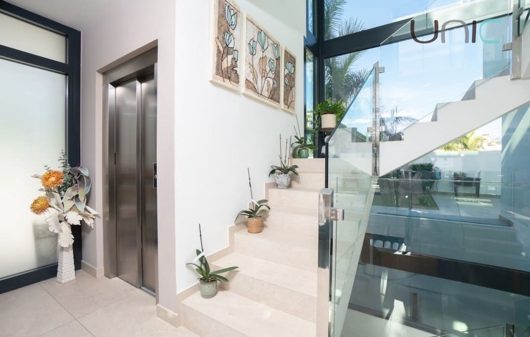 4 soveværelse Villa til salg i Albir med swimmingpool - € 1.675.000 (Ref: 9447215)