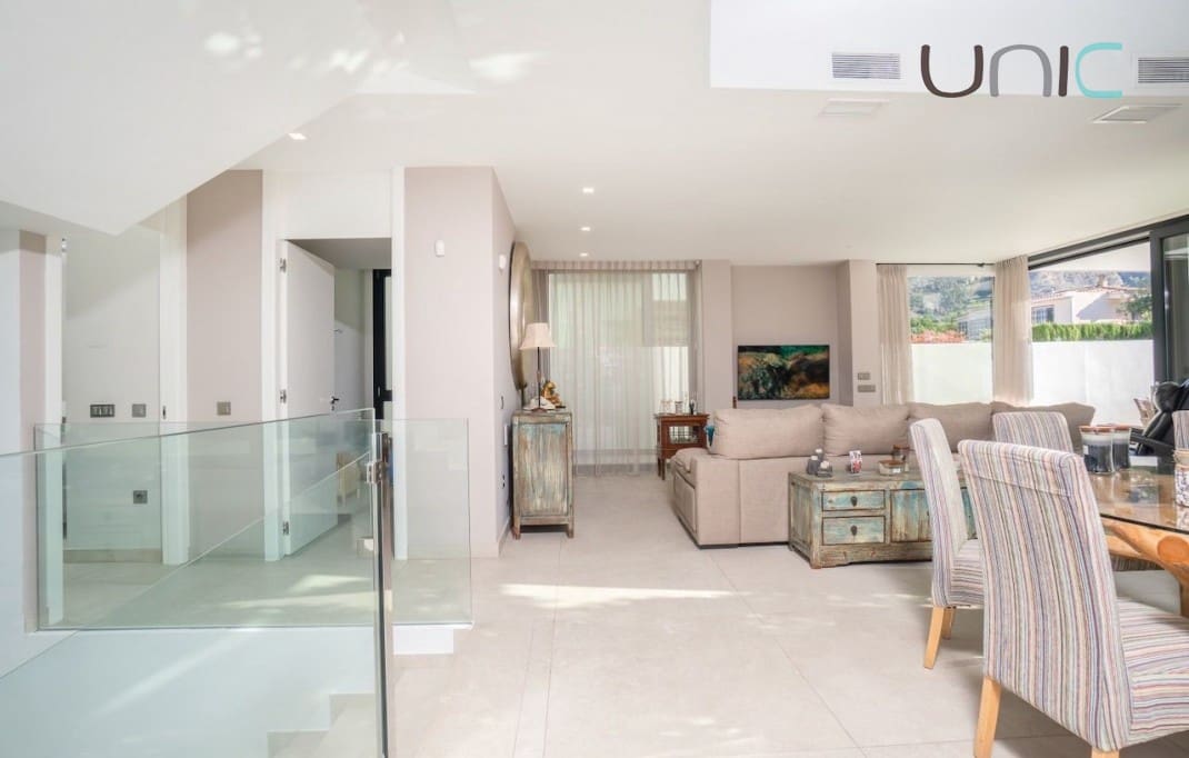 4 soveværelse Villa til salg i Albir med swimmingpool - € 1.675.000 (Ref: 9447215)