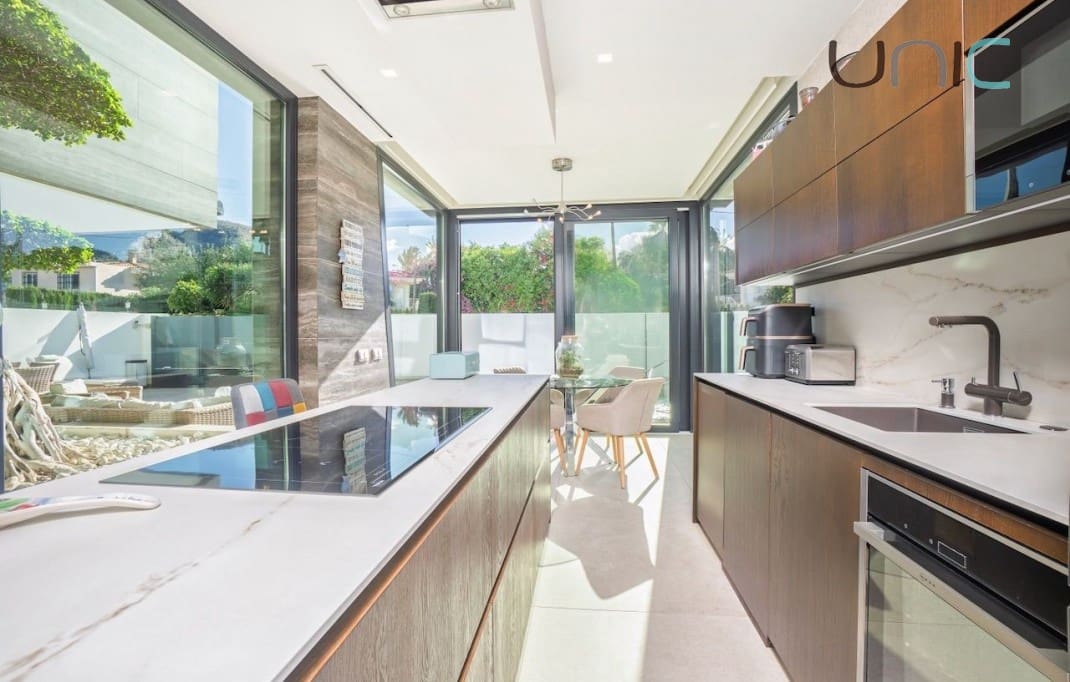 4 soveværelse Villa til salg i Albir med swimmingpool - € 1.675.000 (Ref: 9447215)