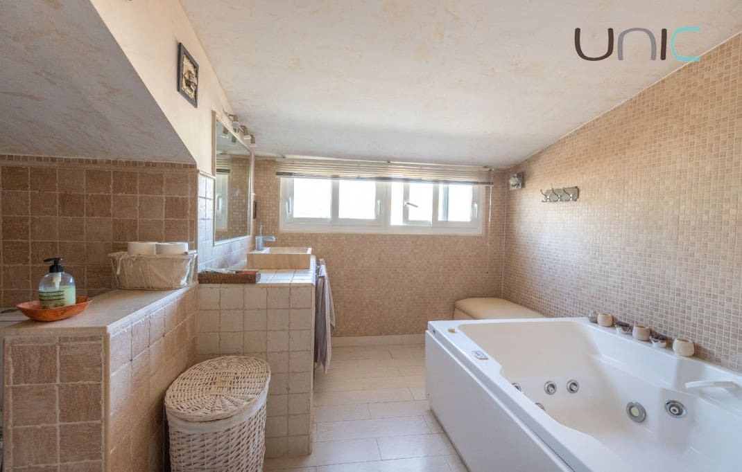 3 bedroom Apartment for sale in Altea with garage - € 525,000 (Ref: 9495390)