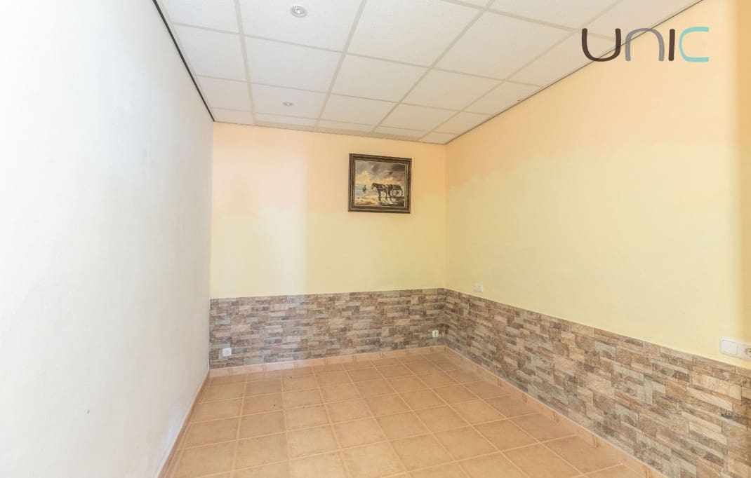 5 bedroom Villa for sale in La Nucia with pool garage - € 399,000 (Ref: 9547393)