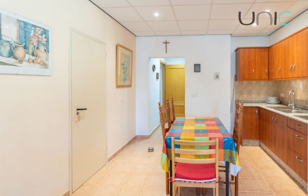 5 bedroom Villa for sale in La Nucia with pool garage - € 399,000 (Ref: 9547393)