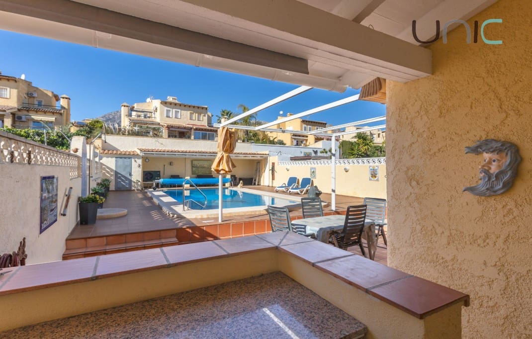 5 bedroom Villa for sale in La Nucia with pool garage - € 399,000 (Ref: 9547393)