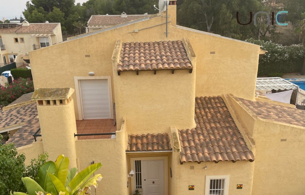 5 bedroom Villa for sale in La Nucia with pool garage - € 399,000 (Ref: 9547393)