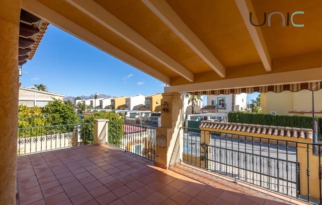 5 bedroom Villa for sale in Coloma  , La Nucia with pool garage - € 399,000 (Ref: 9547393)