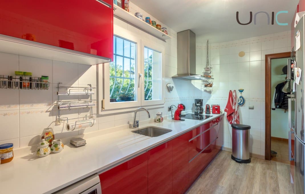 3 bedroom Villa for sale in Altea with pool - € 480,000 (Ref: 9580328)