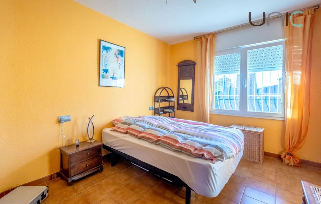 3 bedroom Villa for sale in Altea with pool - € 480,000 (Ref: 9580328)