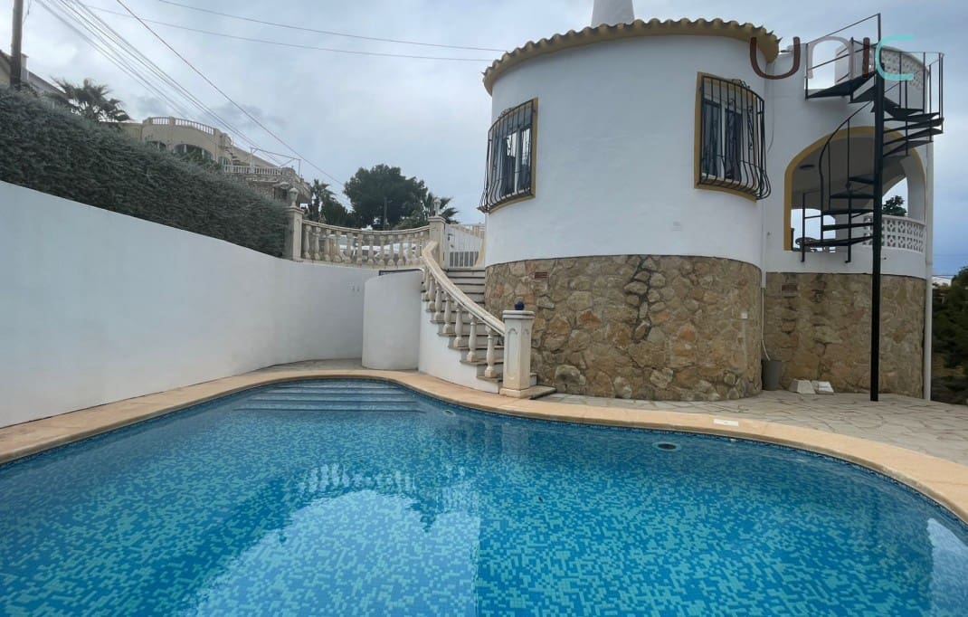 2 makuuhuone Huvila myytävänä paikassa La Nucia mukana uima-altaan 
autotalli - 380 000 € (Ref: 9585240)