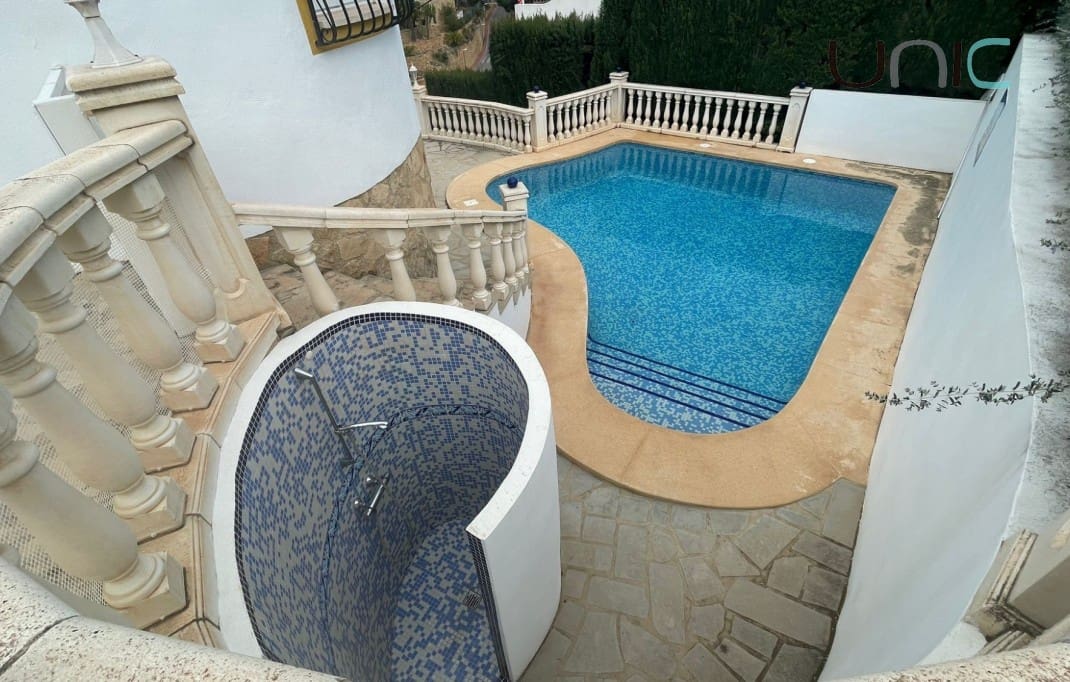 2 makuuhuone Huvila myytävänä paikassa La Nucia mukana uima-altaan 
autotalli - 380 000 € (Ref: 9585240)