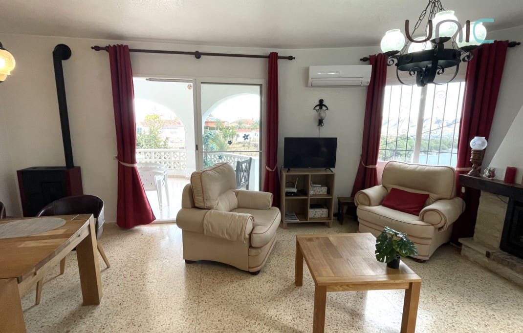 2 makuuhuone Huvila myytävänä paikassa La Nucia mukana uima-altaan 
autotalli - 380 000 € (Ref: 9585240)