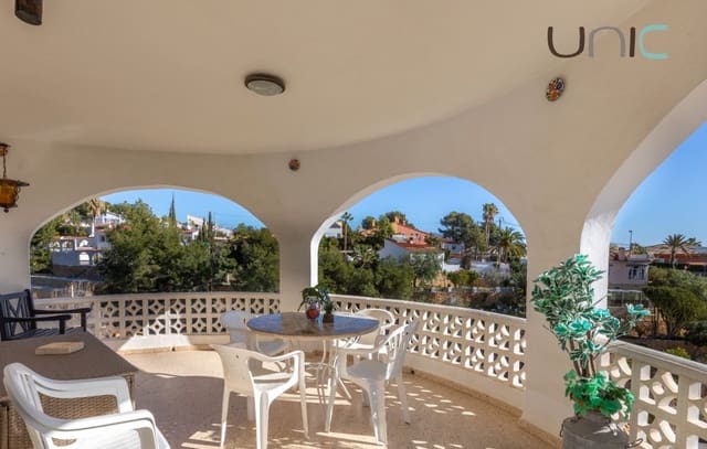 2 soveværelse Villa til salg i La Nucia med swimmingpool garage - € 380.000 (Ref: 9585240)