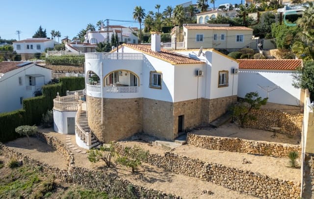 2 soveværelse Villa til salg i La Nucia med swimmingpool garage - € 380.000 (Ref: 9585240)