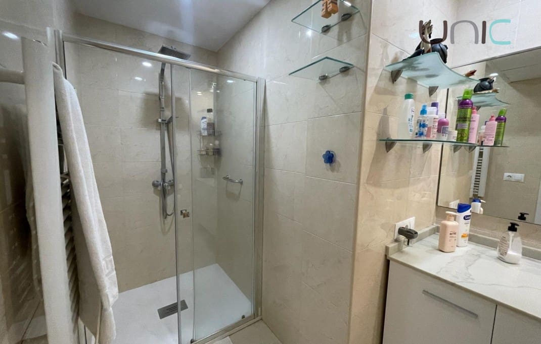 3 quarto Apartamento para arrendar em Albir com piscina garagem - 2 200 € (Ref: 9677916)