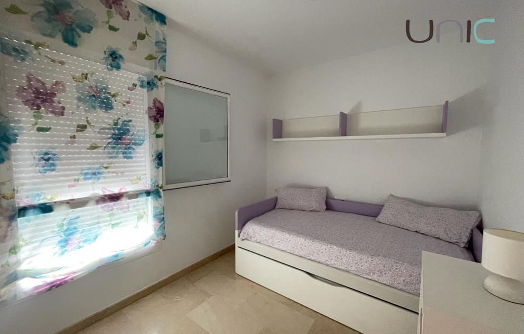 3 quarto Apartamento para arrendar em Albir com piscina garagem - 2 200 € (Ref: 9677916)