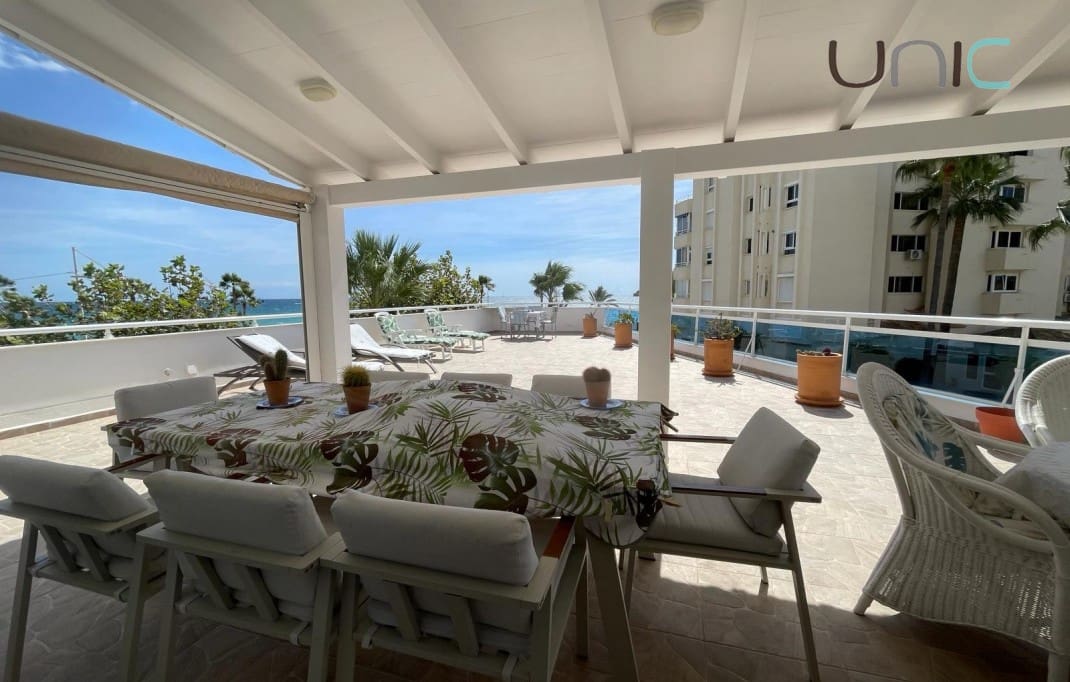 3 quarto Apartamento para arrendar em Albir com piscina garagem - 2 200 € (Ref: 9677916)
