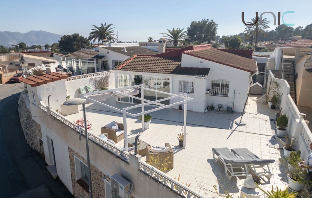 4 quarto Moradia para venda em La Nucia com garagem - 399 000 € (Ref: 9688495)