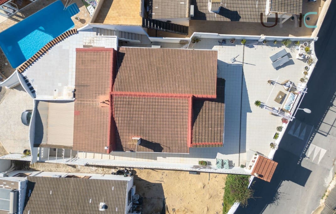 4 quarto Moradia para venda em La Nucia com garagem - 399 000 € (Ref: 9688495)