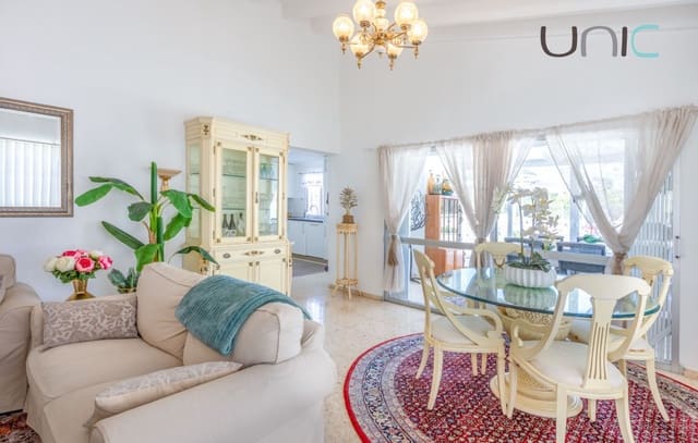 4 quarto Moradia para venda em La Nucia com garagem - 399 000 € (Ref: 9688495)