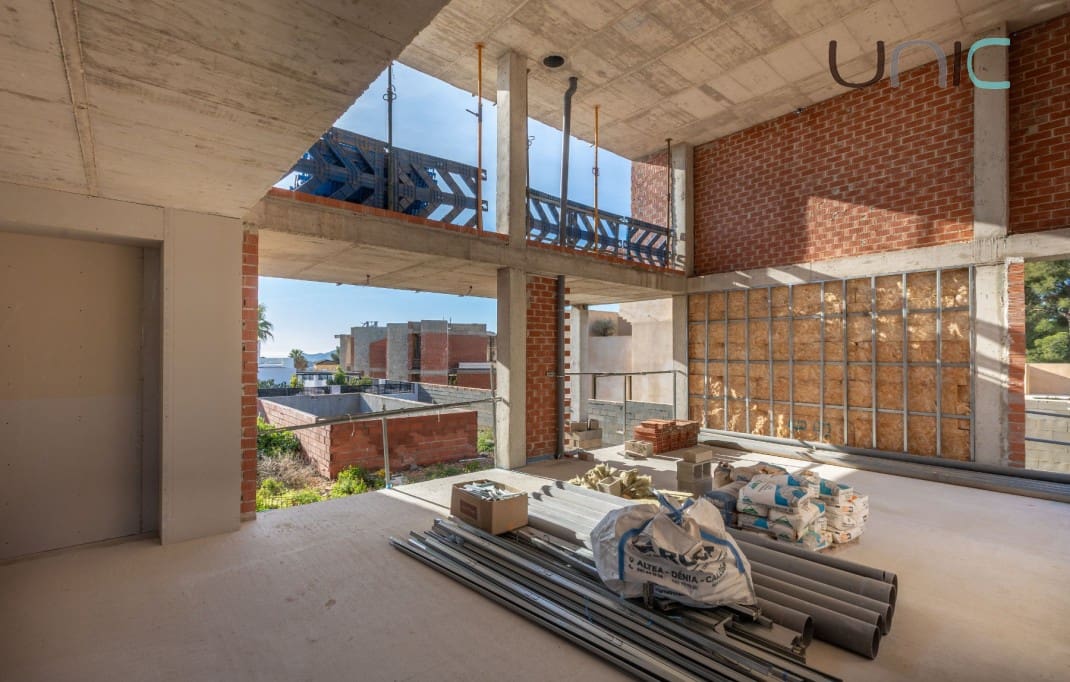 4 bedroom Villa for sale in La Nucia with pool - € 790,000 (Ref: 9694094)